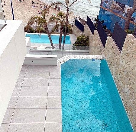 Ático en venta obra nueva con piscina playa Benidorm