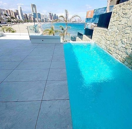 Ático en venta obra nueva con piscina playa Benidorm