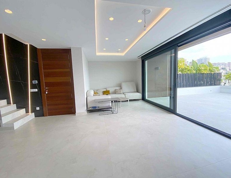 Ático en venta obra nueva con piscina playa Benidorm