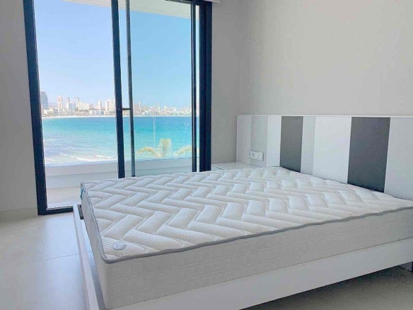 Ático en venta obra nueva con piscina playa Benidorm