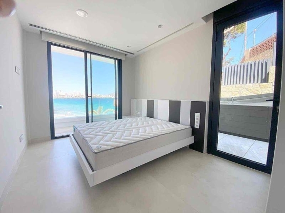 Ático en venta obra nueva con piscina playa Benidorm
