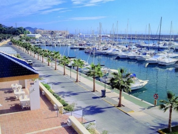 Ático en venta obra nueva con piscina en Villajoyosa