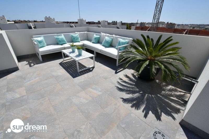 Bungalow en venta con garaje y piscina en San Miguel