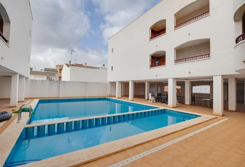 Apartamento de 2 dormitorios en venta en San Fulgencio, Costa Blanca