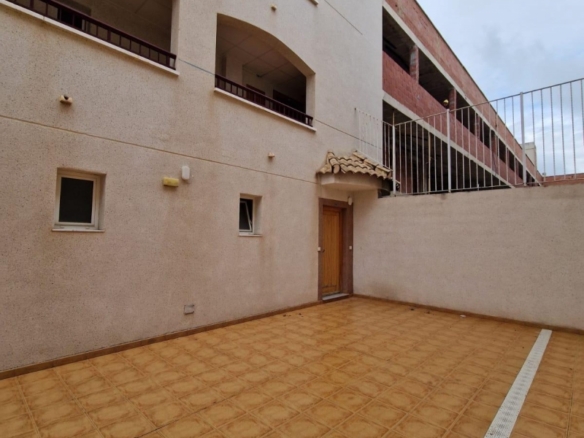 Apartamento de 2 dormitorios en venta en San Fulgencio, Costa Blanca