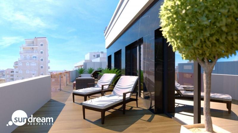 Ático moderno de 2 dormitorios con solarium privado a la venta en el centro de Torrevieja(Alicante)