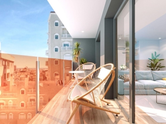 Ático moderno de 2 dormitorios con solarium privado a la venta en el centro de Torrevieja(Alicante)