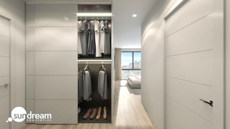 Ático moderno de 2 dormitorios con solarium privado a la venta en el centro de Torrevieja(Alicante)