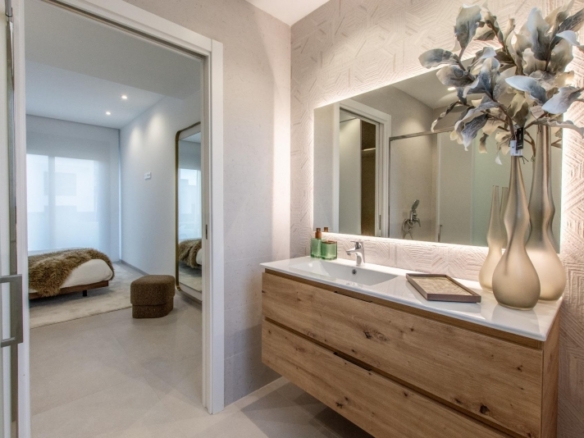 Apartamento de 2 dormitorios con vistas panorámicas al mar  a la venta en Finestrat