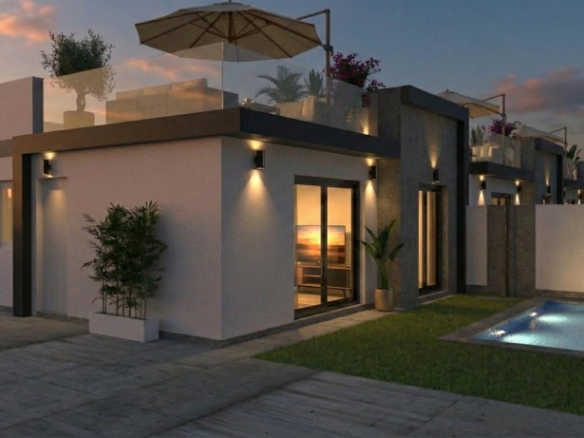 Villa de lujo de una sola planta con 3 dormitorios y piscina privada en Balsicas, Murcia
