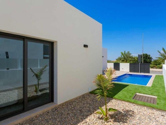 VILLAS PAREADAS DE 3 DORM.DE DISEÑO MEDITERRANEO EN DAYA NUEVA(ALICANTE)