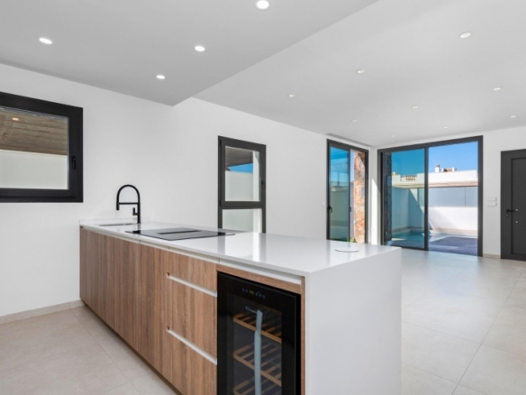 Villa pareada de 3 dormitorios con piscina privada y solarium a la venta en San Javier
