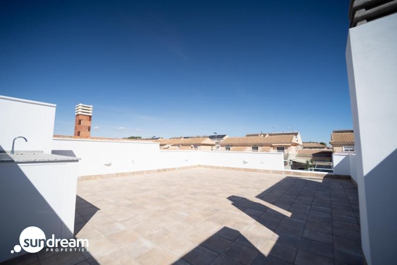 Chalet en venta obra nuevac on piscina en San Javier