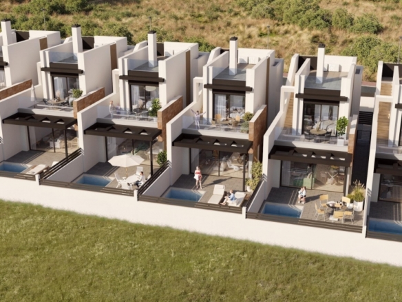 Villa de 3 dormitorios con piscina privada a la venta en Torrevieja