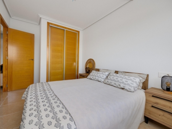 Piso en venta obra nueva con piscina en San Fulgencio