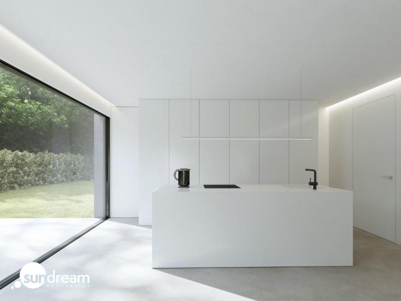 Villa moderna de nueva construcción en una sola planta con 3 dormitorios y piscina privada en Benidorm