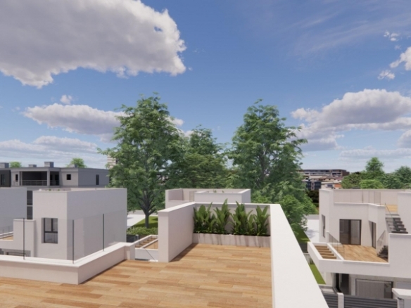 Villa independiente de nueva construcción con 4 dormitorios y piscina privada en Los Montesinos(Alicante)