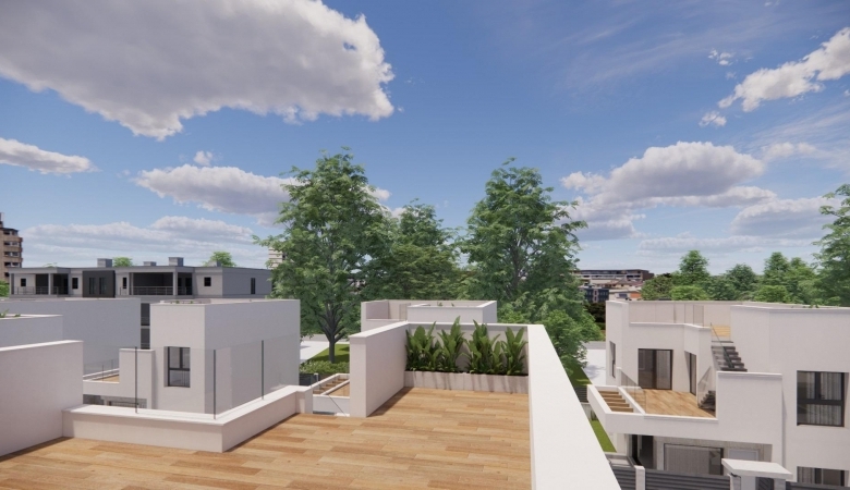 Villa independiente de nueva construcción con 4 dormitorios y piscina privada en Los Montesinos(Alicante)