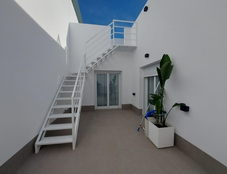 VILLA DE 3 DORMITORIOS  EN UNA PLANTA DE NUEVA CONSTRUCCIÓN EN TORREPACHECO