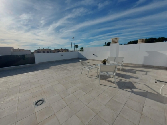 VILLA DE 3 DORMITORIOS  EN UNA PLANTA DE NUEVA CONSTRUCCIÓN EN TORREPACHECO
