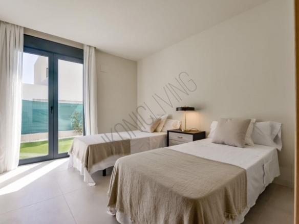 Villa en venta obra nueva con piscina  en Finestrat