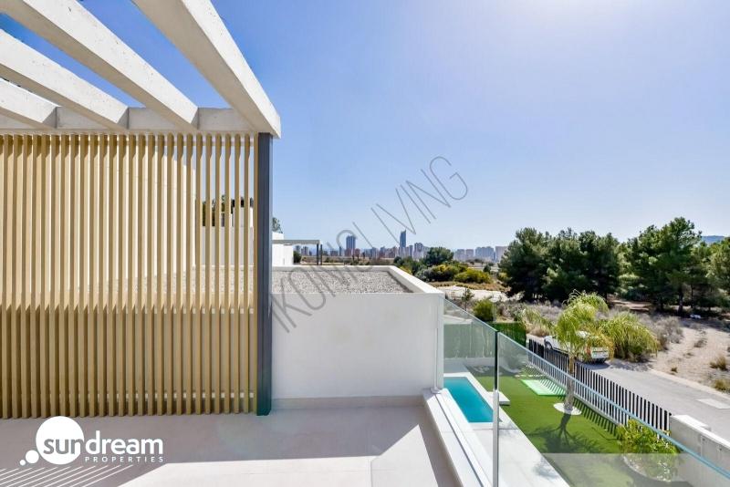 Villa en venta obra nueva con piscina  en Finestrat
