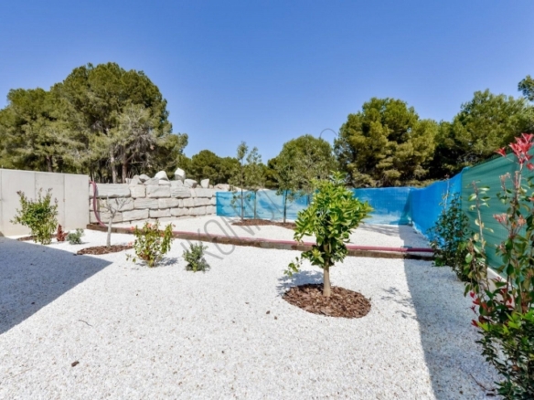 Villa en venta obra nueva con piscina  en Finestrat