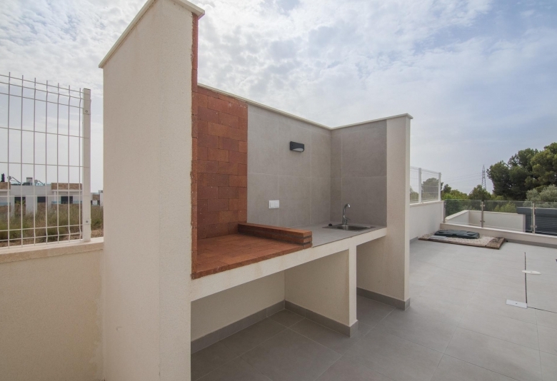 VILLA INDEPENDIENTE DE 3 DORM. DE NUEVA CONSTRUCCIÓN EN POLOP.