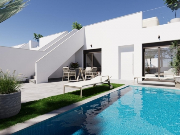 Villa pareada de nueva construcción con 2 dormitorios y  piscina privada en Torre Pacheco