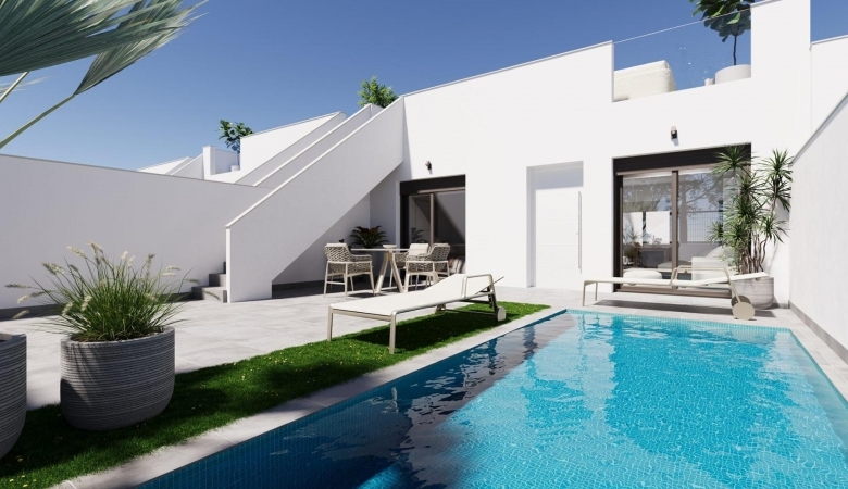 Villa pareada de nueva construcción con 2 dormitorios y  piscina privada en Torre Pacheco
