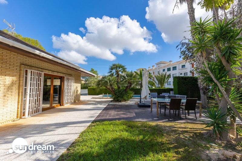 Villa en Orihuela Costa