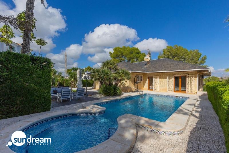 Villa en Orihuela Costa