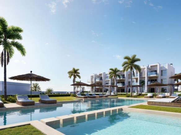 Apartamento de nueva construcción con 2 dormitorios en La Serena Golf a 300m. de la playa.
