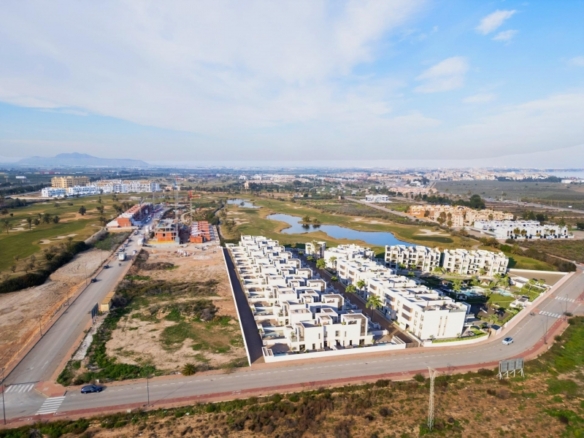 Apartamento de nueva construcción con 3 dormitorios cerca de la playa a la venta en La Serena Golf – Los Alcazares