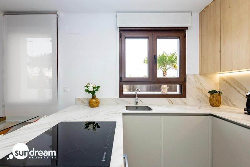 g_42900-10-29 Villa pareada con 2 dormitorios y piscina privada en Golf Resort a la venta(Orihuela)
