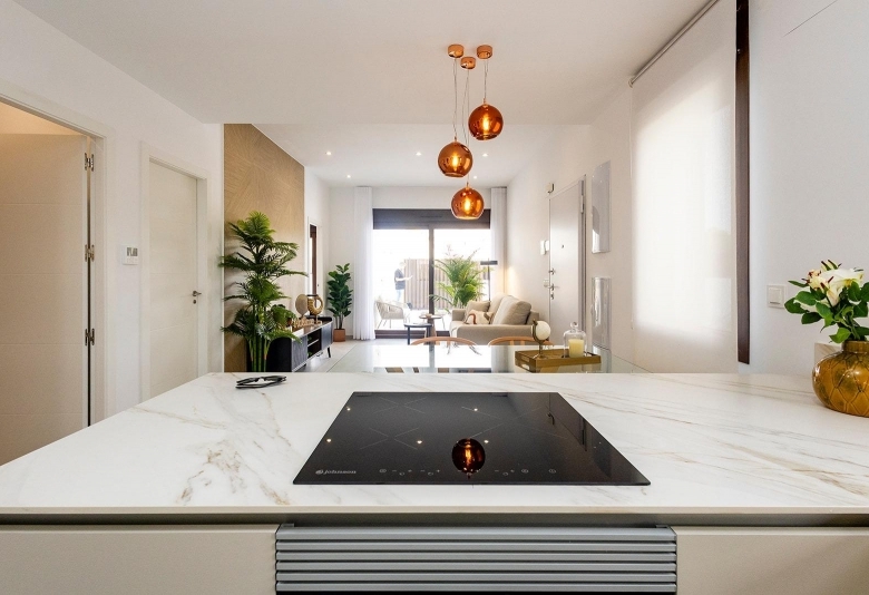 Villa pareada con 2 dormitorios y piscina privada en Golf Resort a la venta(Orihuela)