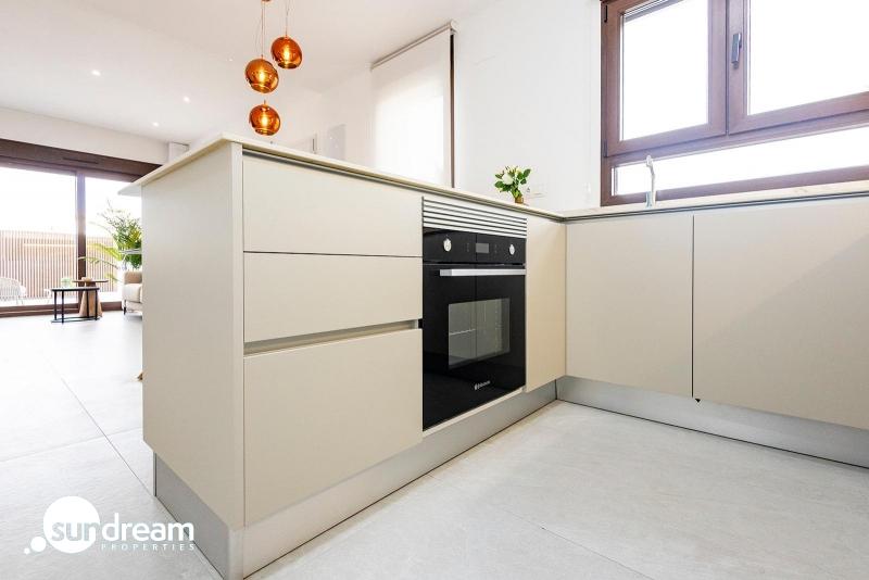 Villa pareada con 2 dormitorios y piscina privada en Golf Resort a la venta(Orihuela)