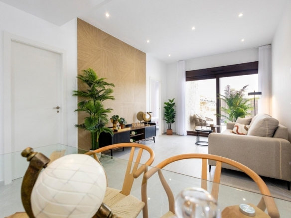 Villa pareada con 2 dormitorios y piscina privada en Golf Resort a la venta(Orihuela)