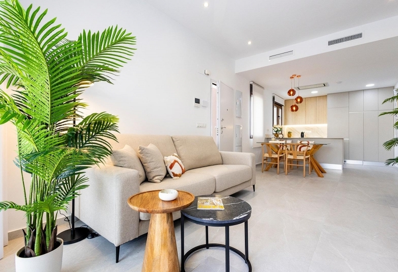 Villa pareada con 2 dormitorios y piscina privada en Golf Resort a la venta(Orihuela)