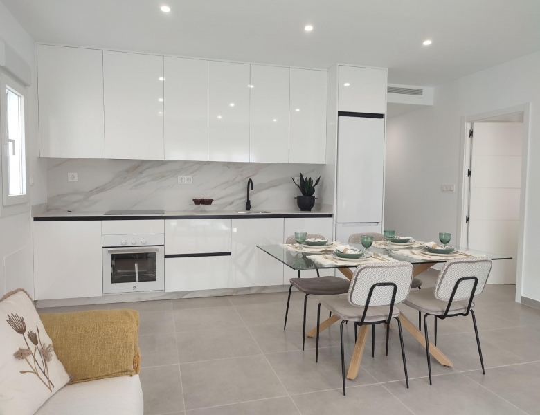 Villa de una sola planta con 3 dormitorios con piscina privada a la venta en Balsicas(Murcia)