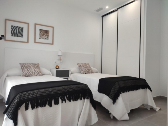 Villa de una sola planta con 3 dormitorios con piscina privada a la venta en Balsicas(Murcia)