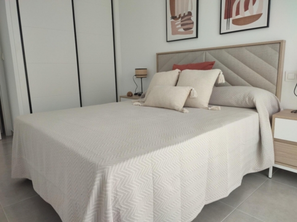 Villa de una sola planta con 3 dormitorios con piscina privada a la venta en Balsicas(Murcia)