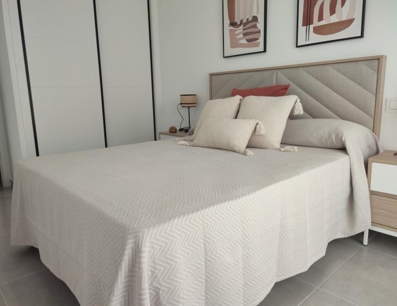 Villa de una sola planta con 3 dormitorios con piscina privada a la venta en Balsicas(Murcia)