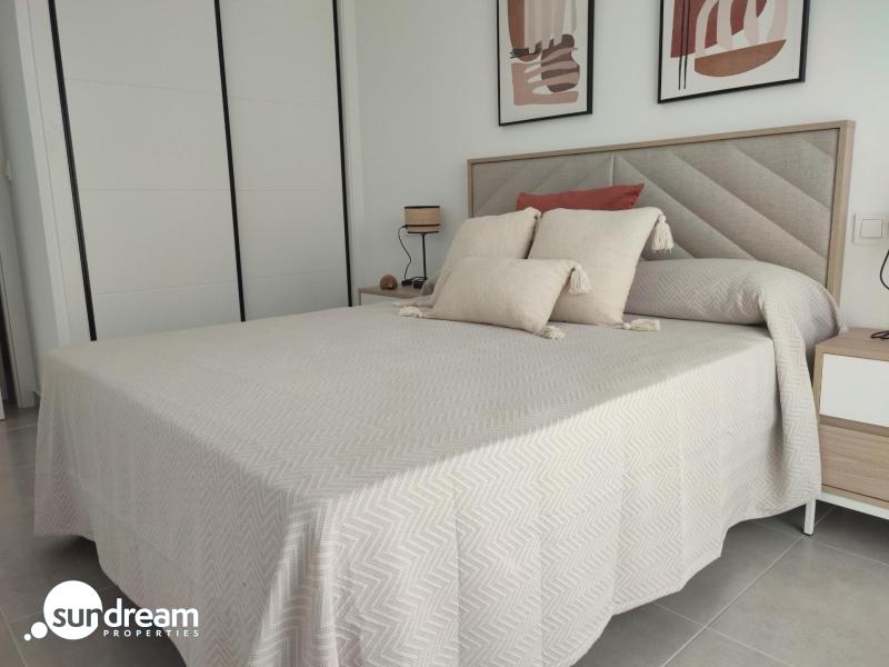 g_42902-7-15 Villa de una sola planta con 3 dormitorios con piscina privada a la venta en Balsicas(Murcia)