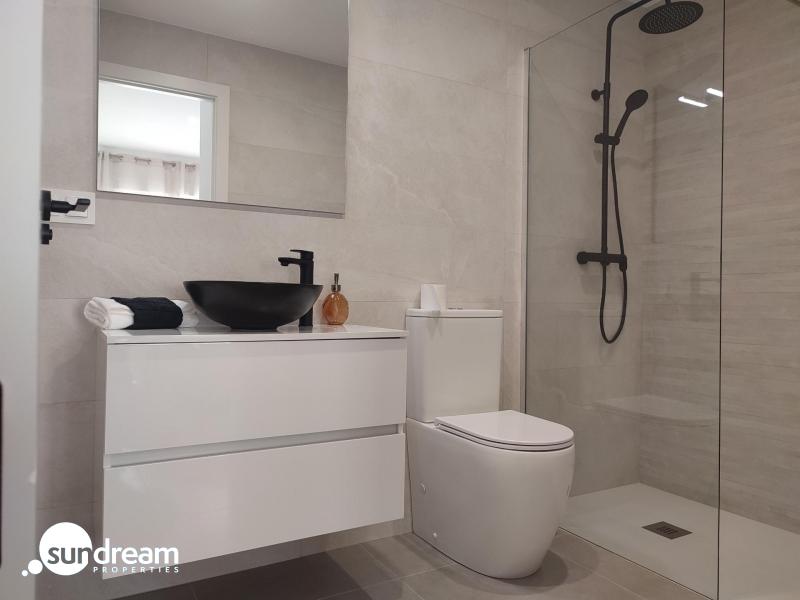 Villa de una sola planta con 3 dormitorios con piscina privada a la venta en Balsicas(Murcia)