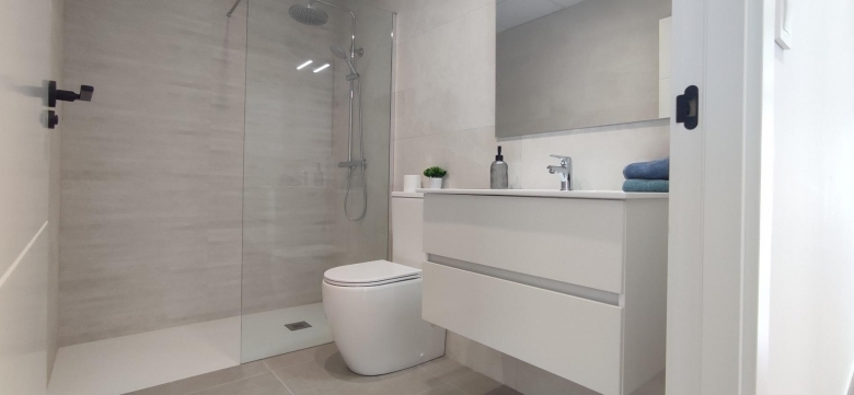 Villa de una sola planta con 3 dormitorios con piscina privada a la venta en Balsicas(Murcia)