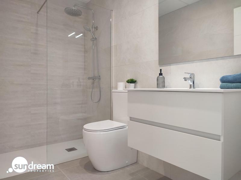 Villa de una sola planta con 3 dormitorios con piscina privada a la venta en Balsicas(Murcia)