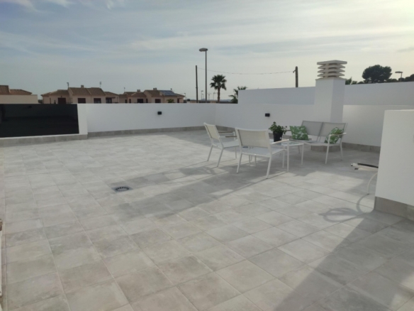 Villa de una sola planta con 3 dormitorios con piscina privada a la venta en Balsicas(Murcia)