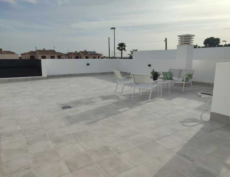 Villa de una sola planta con 3 dormitorios con piscina privada a la venta en Balsicas(Murcia)
