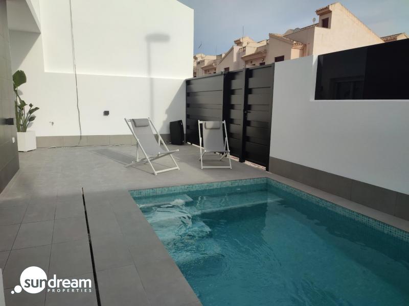 g_42902-7-3 Villa de una sola planta con 3 dormitorios con piscina privada a la venta en Balsicas(Murcia)